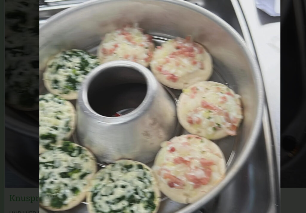 Knusprige Picolinos mit Spinatbelag aus dem Omnia-Ofen